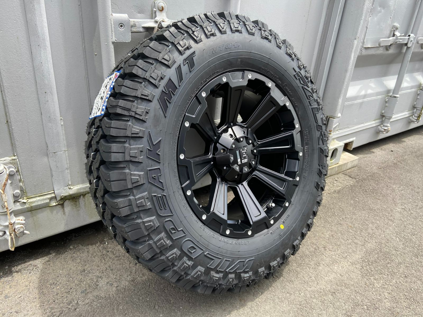 ファルケン WILDPEAK M/T01 265/70R17 タイヤホイール 新品4本セット 17インチ DeathRock プラド ハイラックス  サーフ FJ サバーバン タホ Ｈ3 オフロードカスタム オフロード仕様 マッドタイヤ - メルカリ