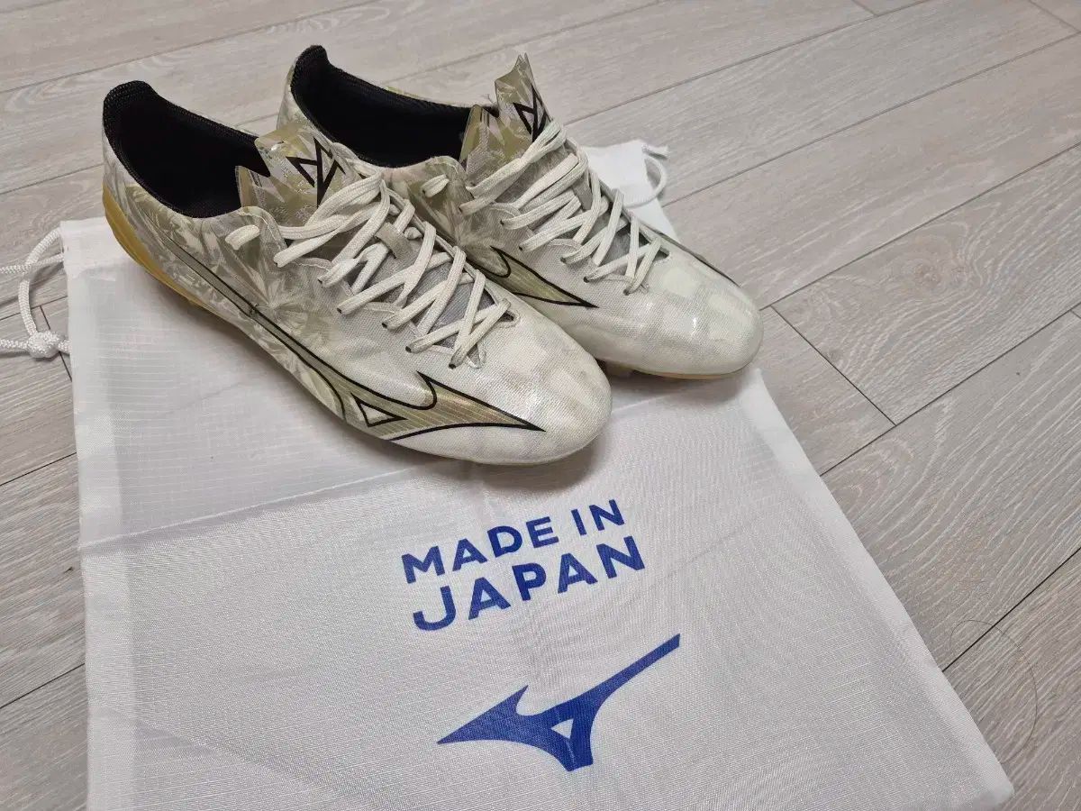 ミズノ ミズノアルファ アルファ サッカースパイク 価格.com