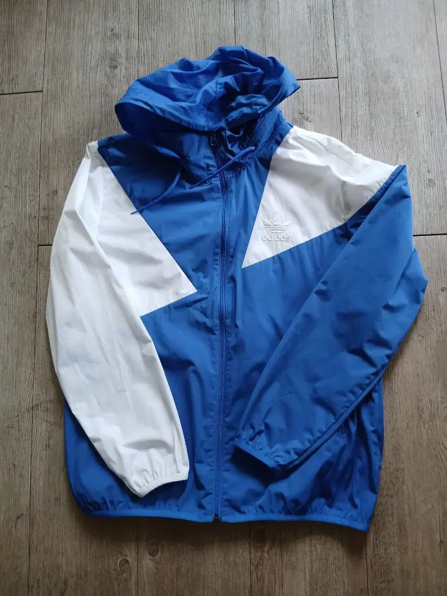 pakaian adidas アディダス フード ウィンドブレーカー