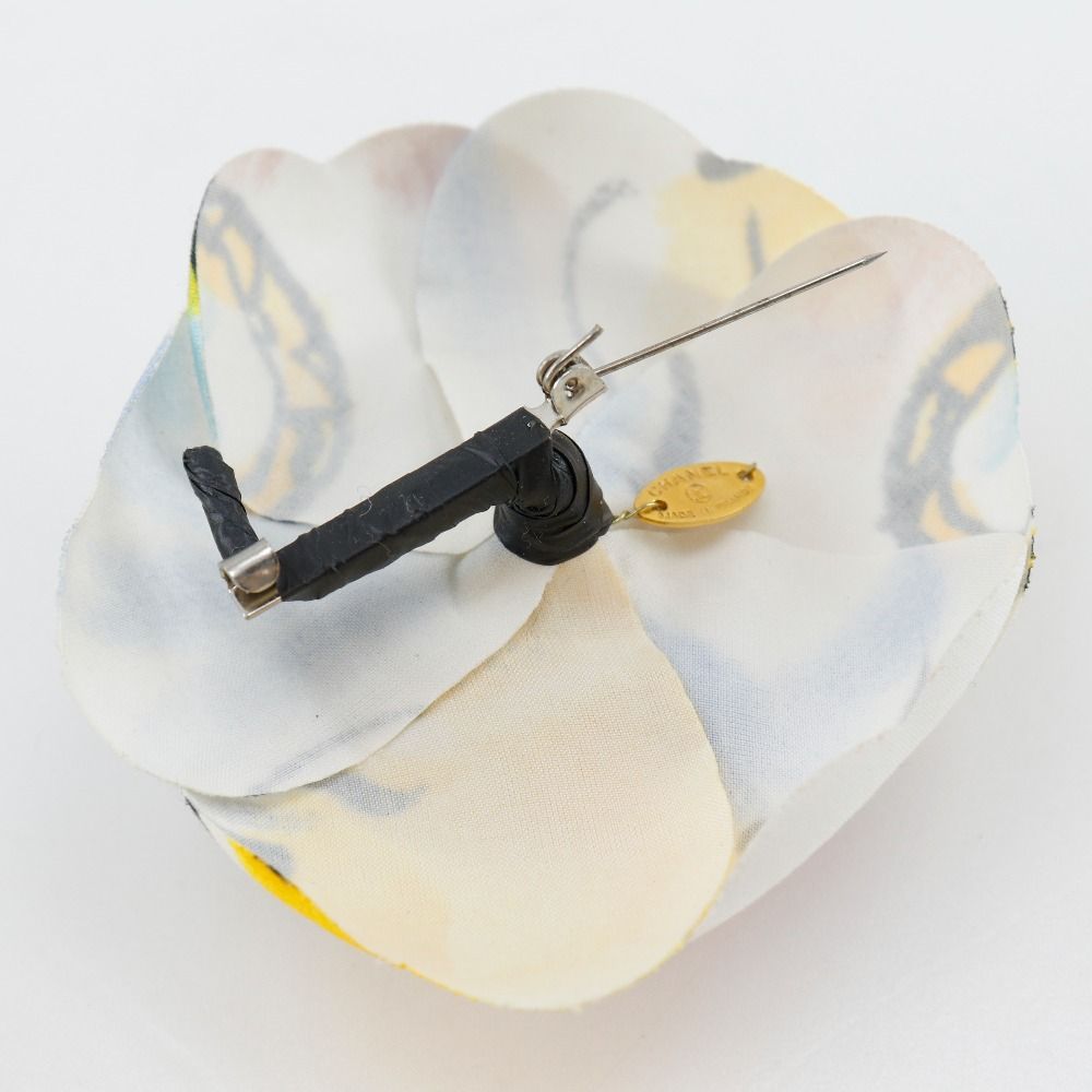 CHANEL】シャネル コサージュ カメリア 布 白/マルチカラー レディース