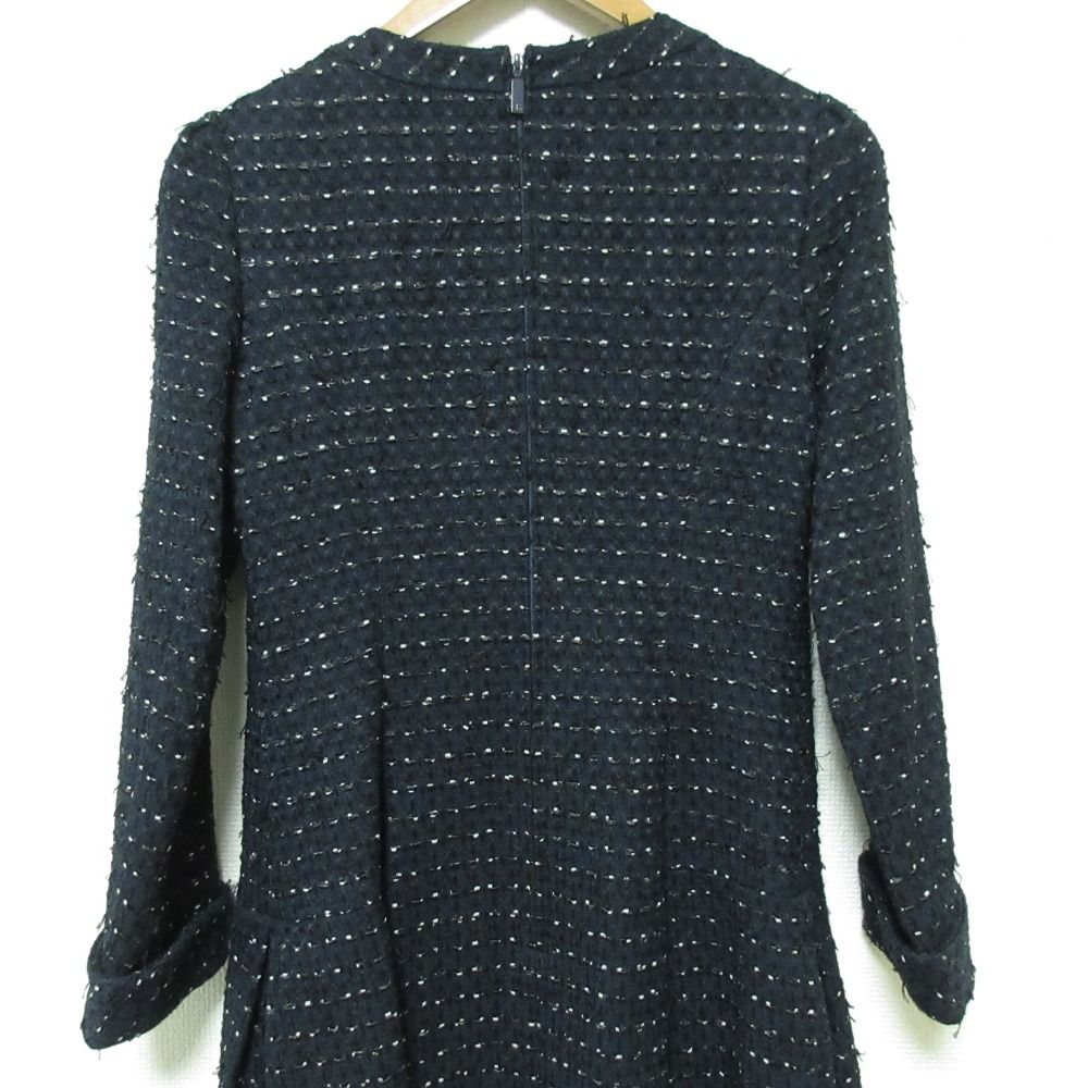 美品 Rene ルネ LINTON社製生地 フェイクパールボタン ノーカラー  