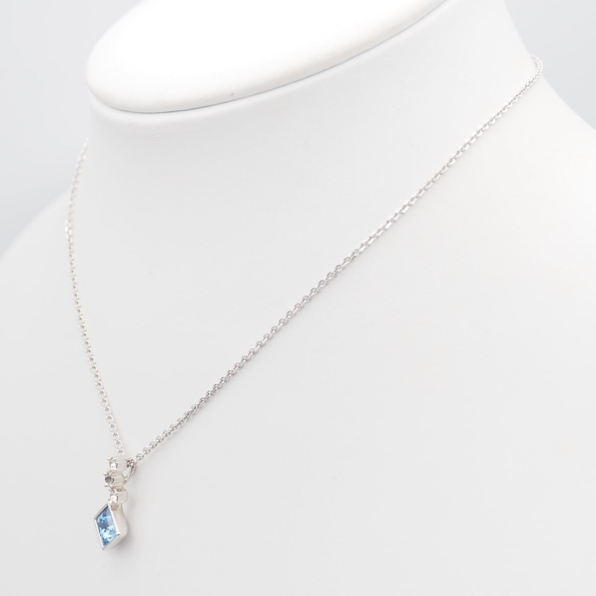 SWAROVSKI