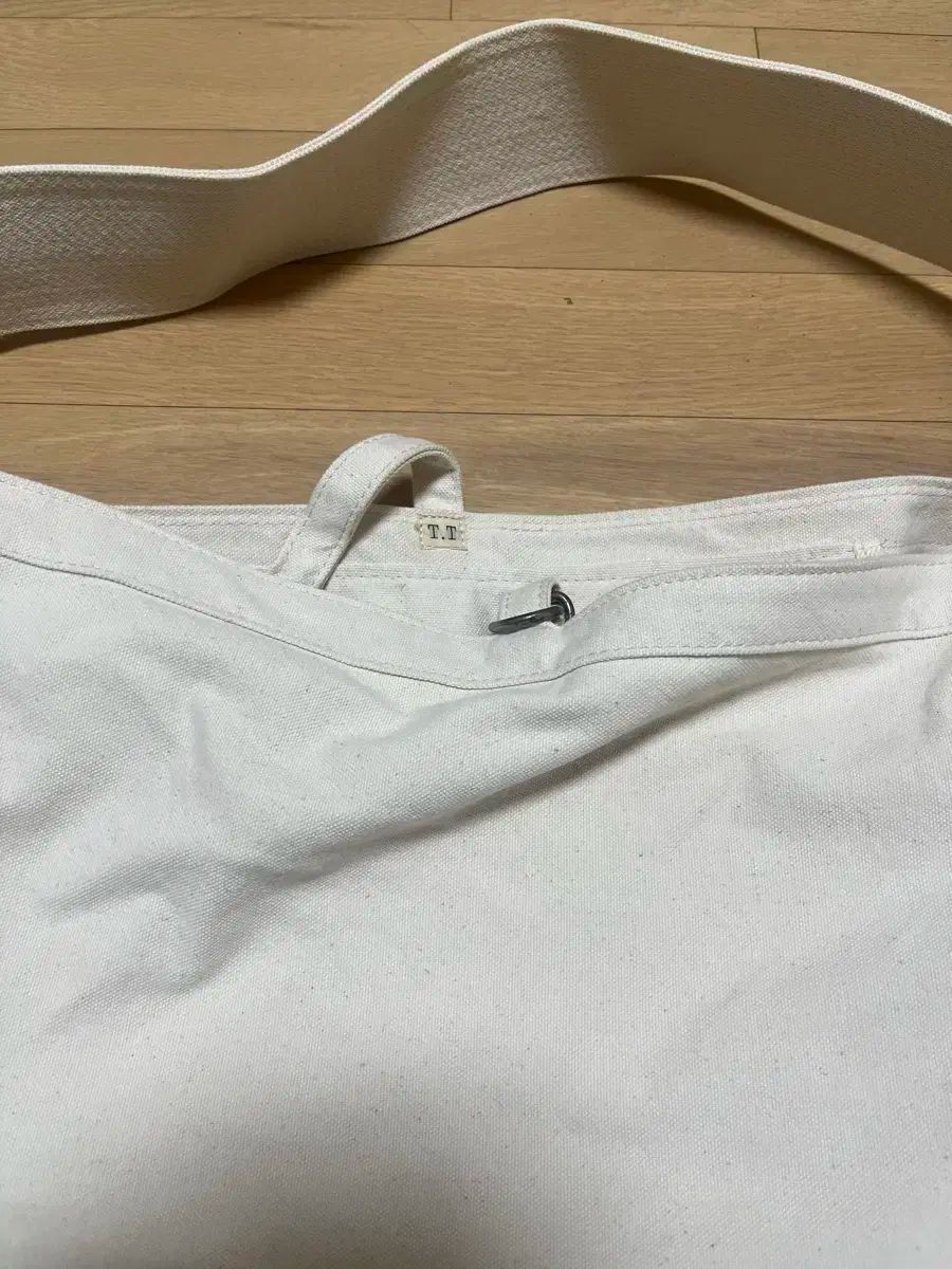 L タイ タイ高橋 lot 004 ニュースボーイバッグ アイボリー