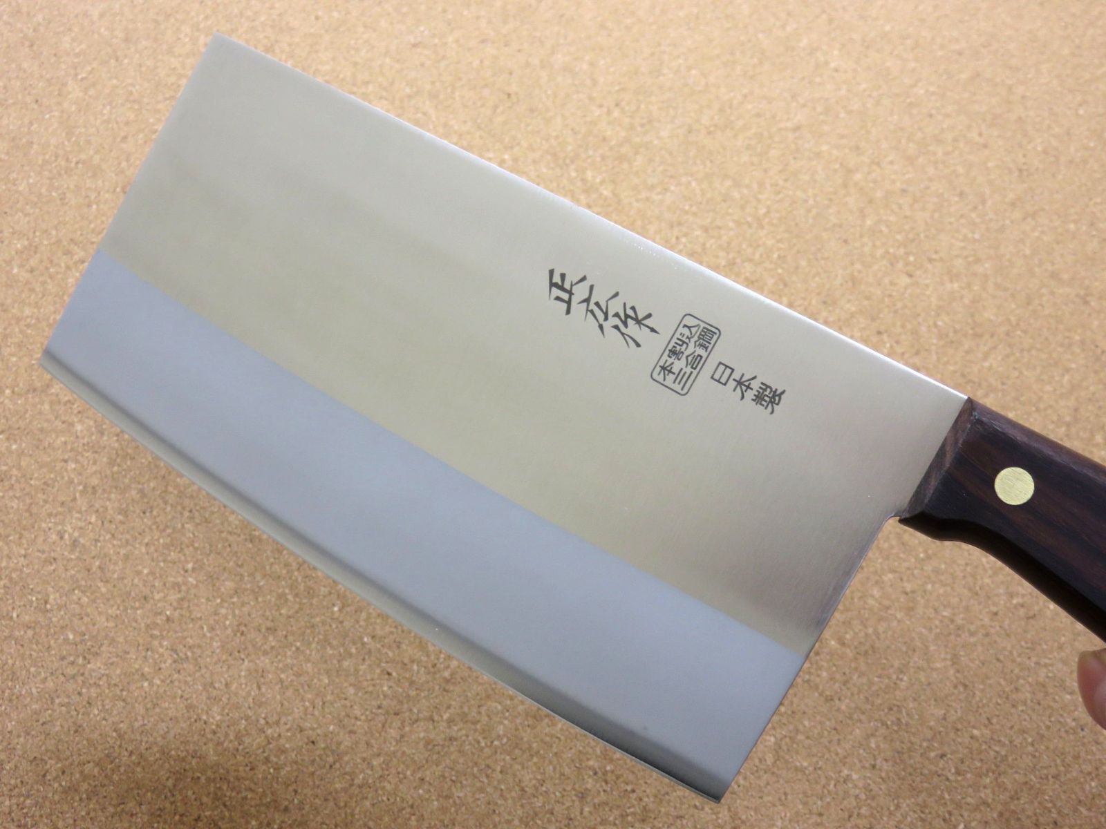 角中型