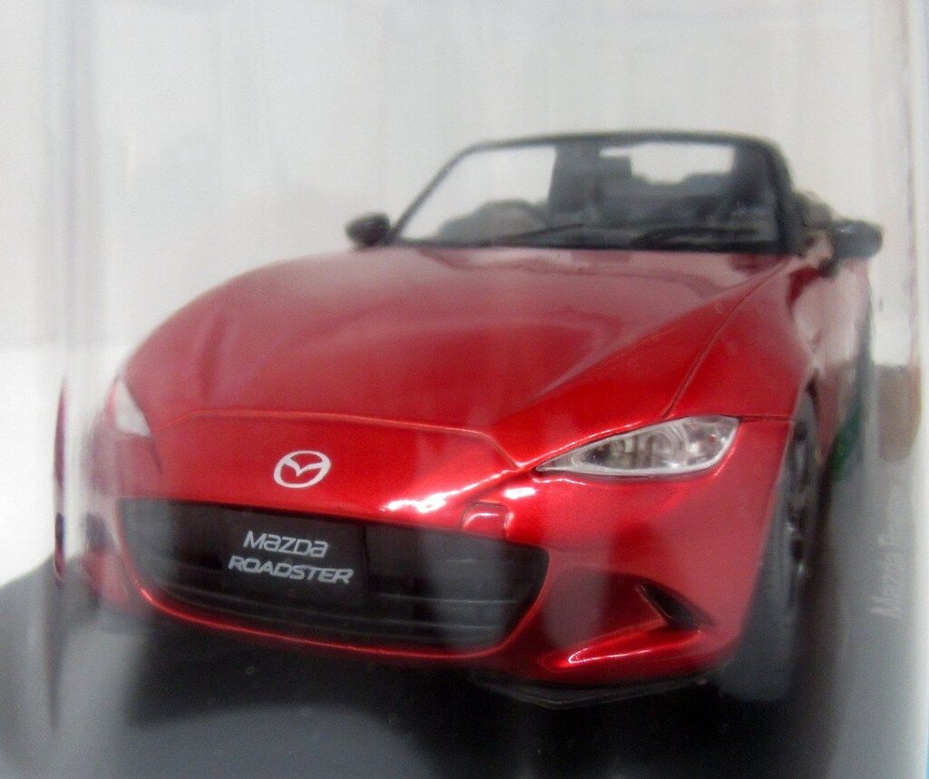 アシェット 1/24 国産名車コレクション マツダ ロードスター