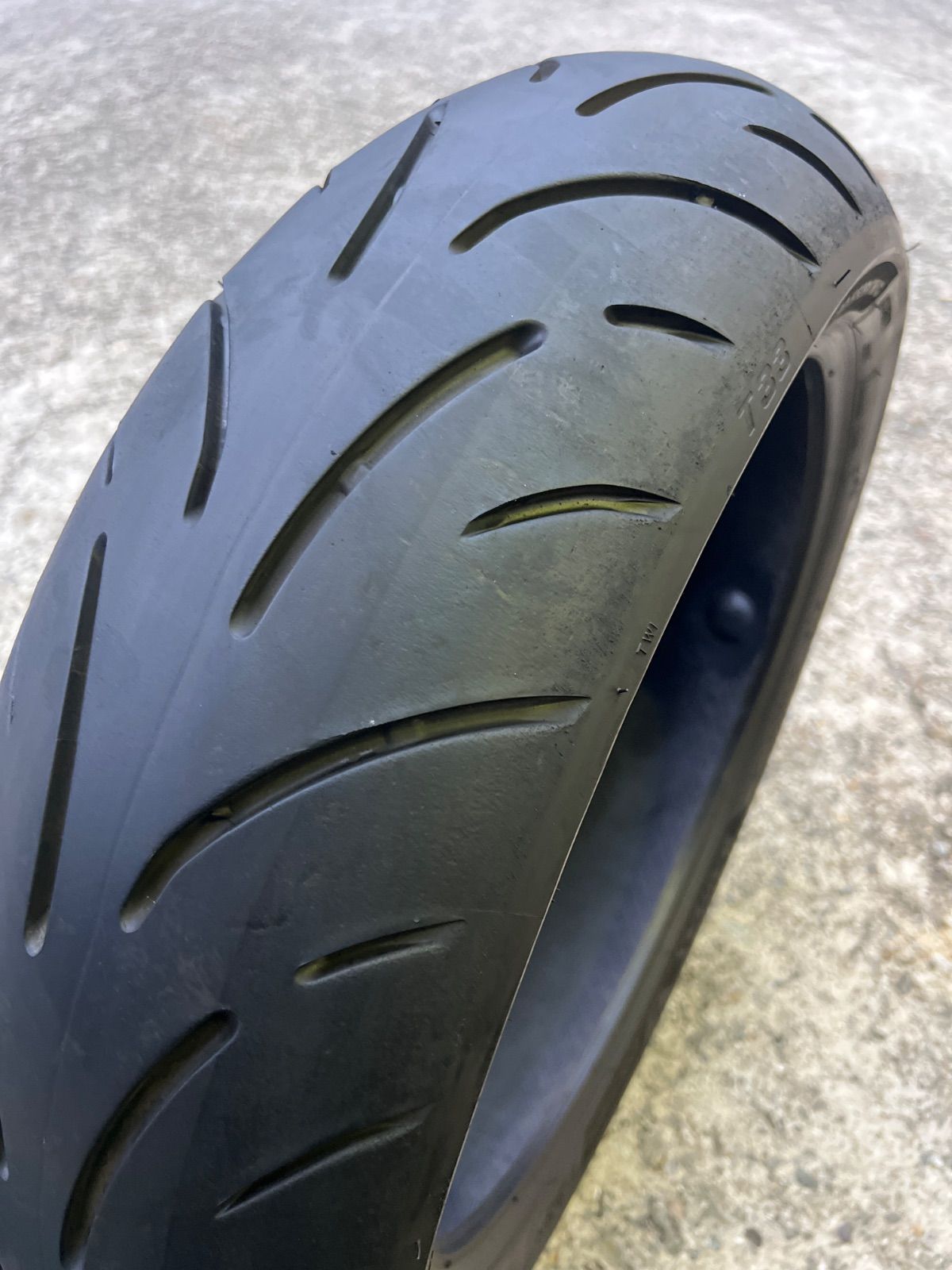 ブリヂストン T33 180|55ZR17 1037