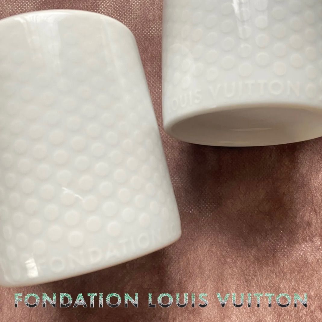 Fondation Louis Vuitton☆ドット柄　ペアマグカップホワイト