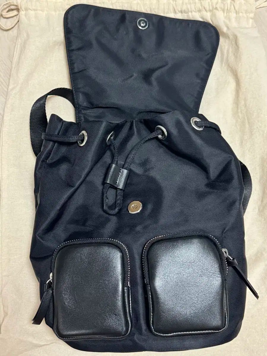 MINITMUTE ミニミュート クロー バックパック ブラック