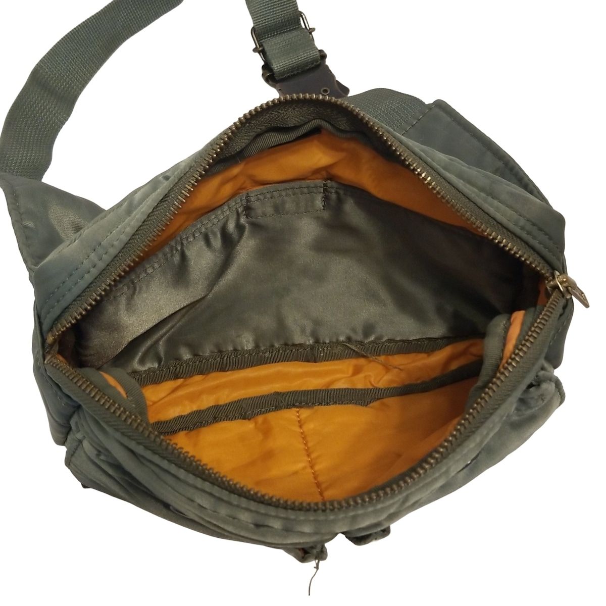 ウエストポーチ