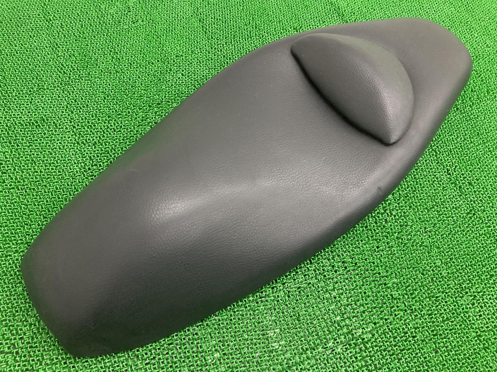 PCX125 PCX150 シート ホンダ 純正 中古 バイク 部品 JF28 KF12 カスタム素材に 破れ無し 品薄 希少品 車検 Genuine