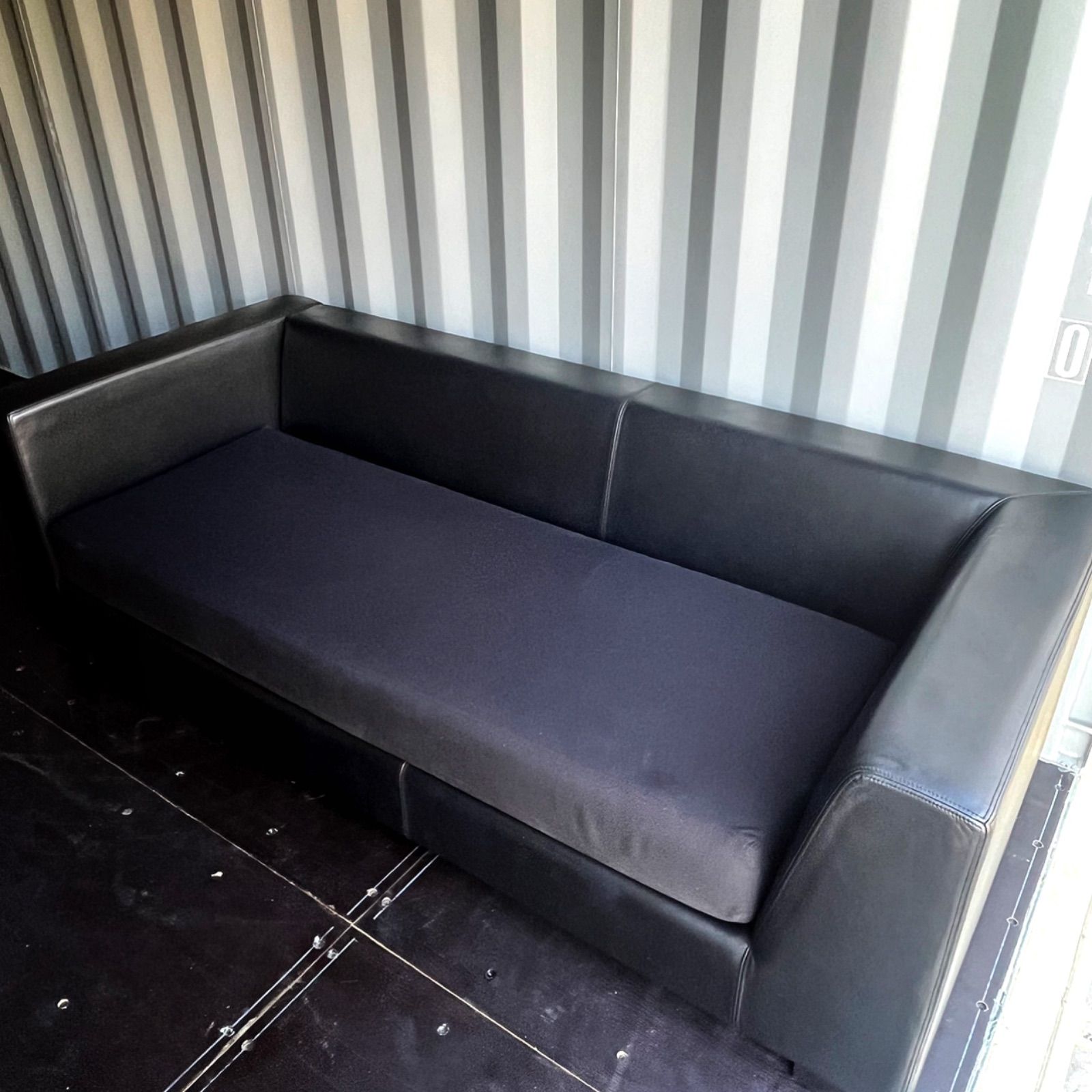 取付無料！カッシーナイクスシー カトリーヌメミ ブラックモダン3人掛けソファ✨ 取付無料！カッシーナイクスシー カトリーヌメミ ブラックモダン3人