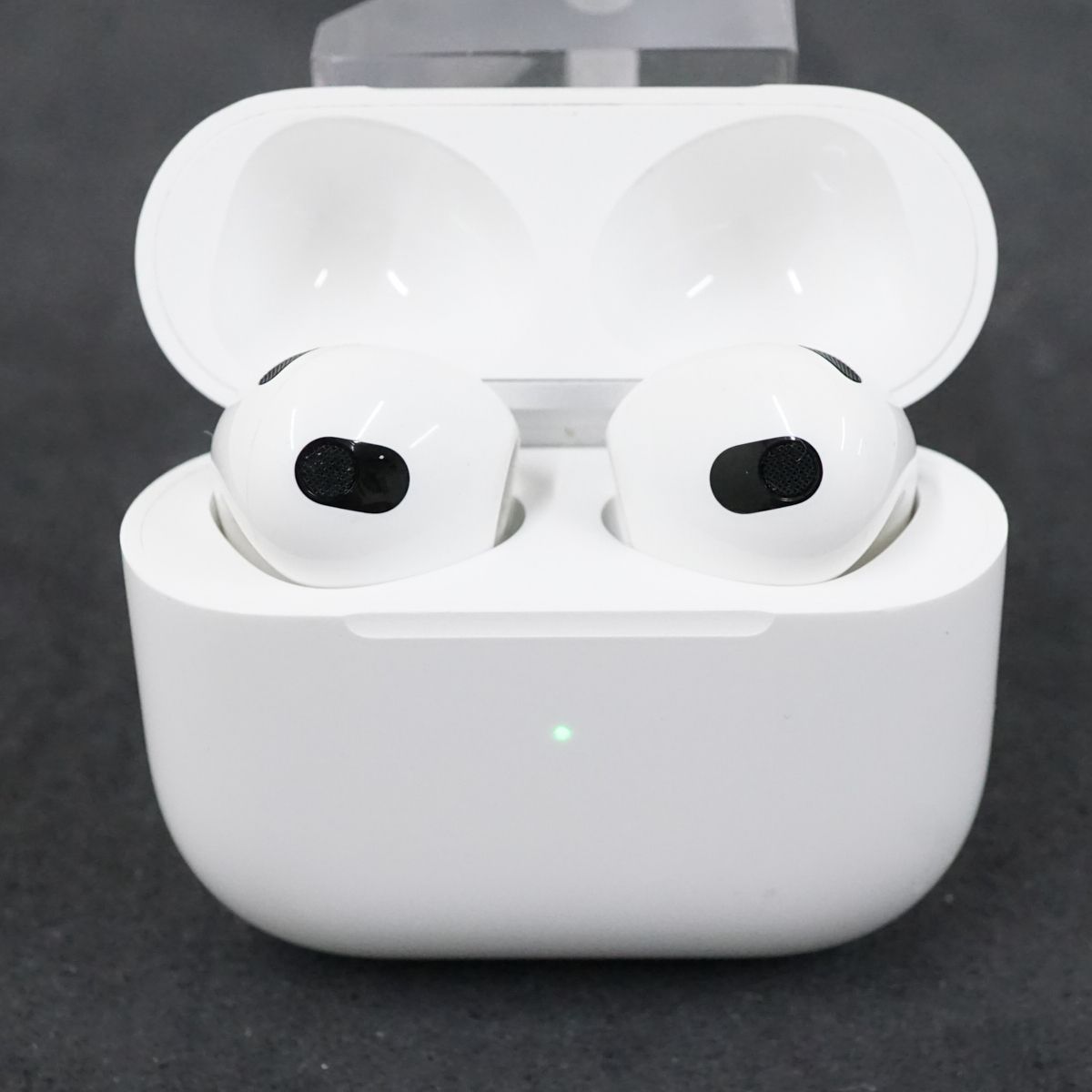 Apple AirPods 第三世代 MagSafe充電ケース付 USED品 ワイヤレス