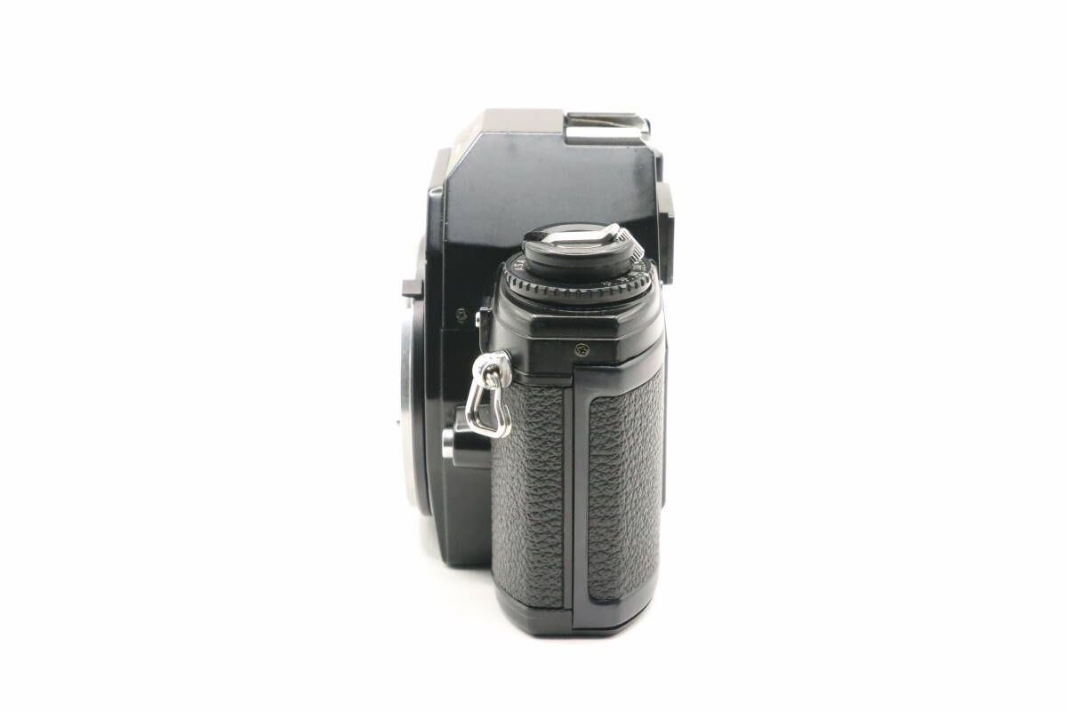 NIKON EM