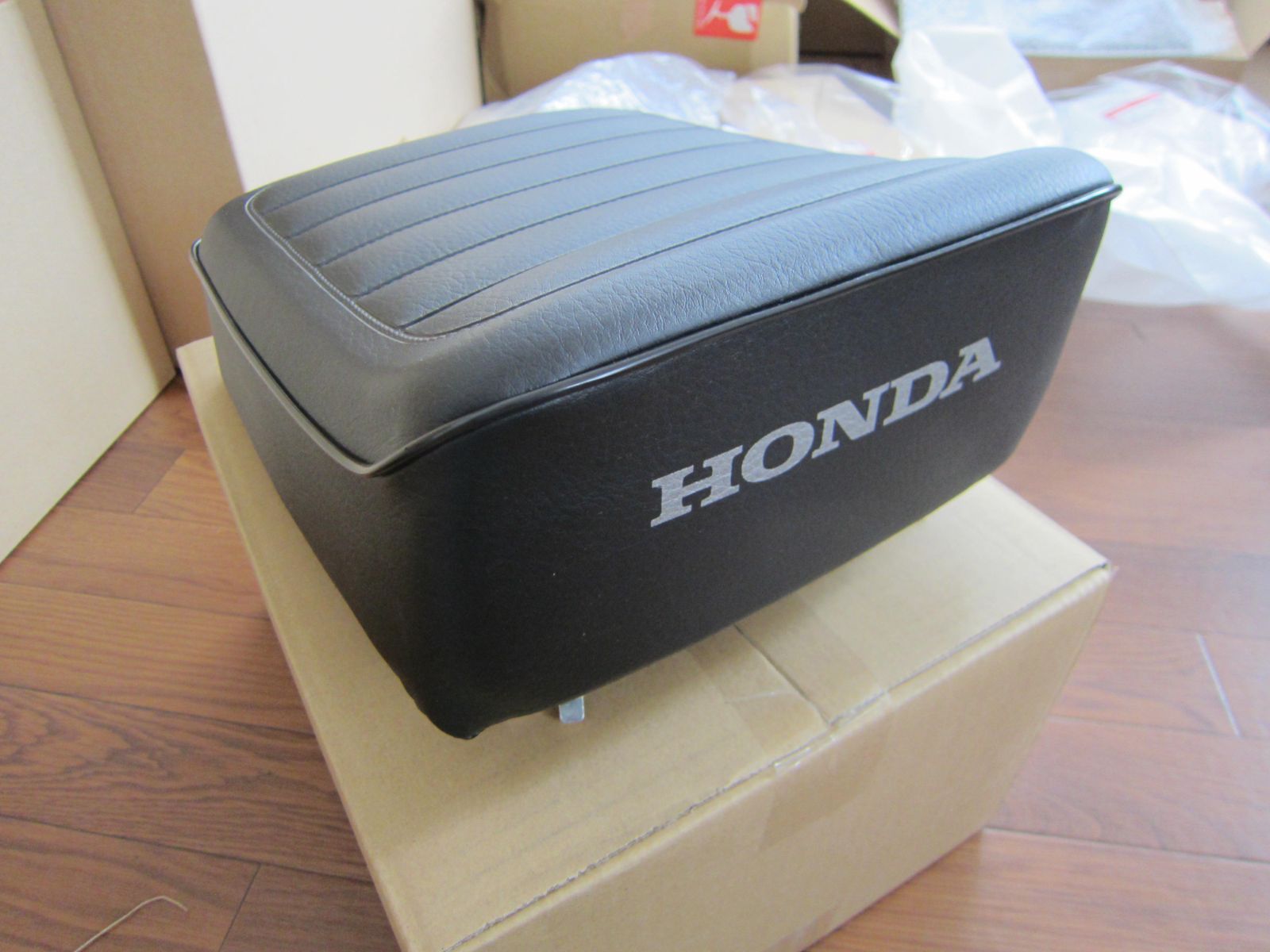 送料無料 ソロシート ピリオンパッド VTGBR タックロール チョッパー sr 送料無料 ソロシート ピリオンパッド VTGBR タックロール