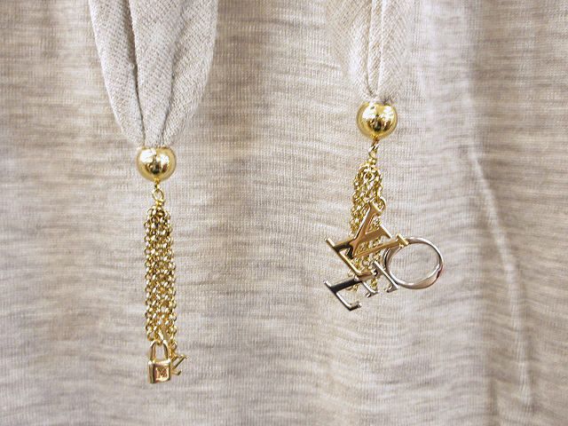 ✨極美品✨ルイ ヴィトン チャーム付き ボウタイ 半袖 ニット ベージュ XS ルイヴィトン LOUIS VUITTON ニット チェーンモチーフ付き XS