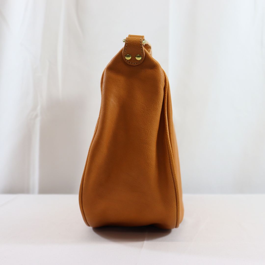 レディース 【未使用】 IL BISONTE イルビゾンテ ショルダーバッグ 