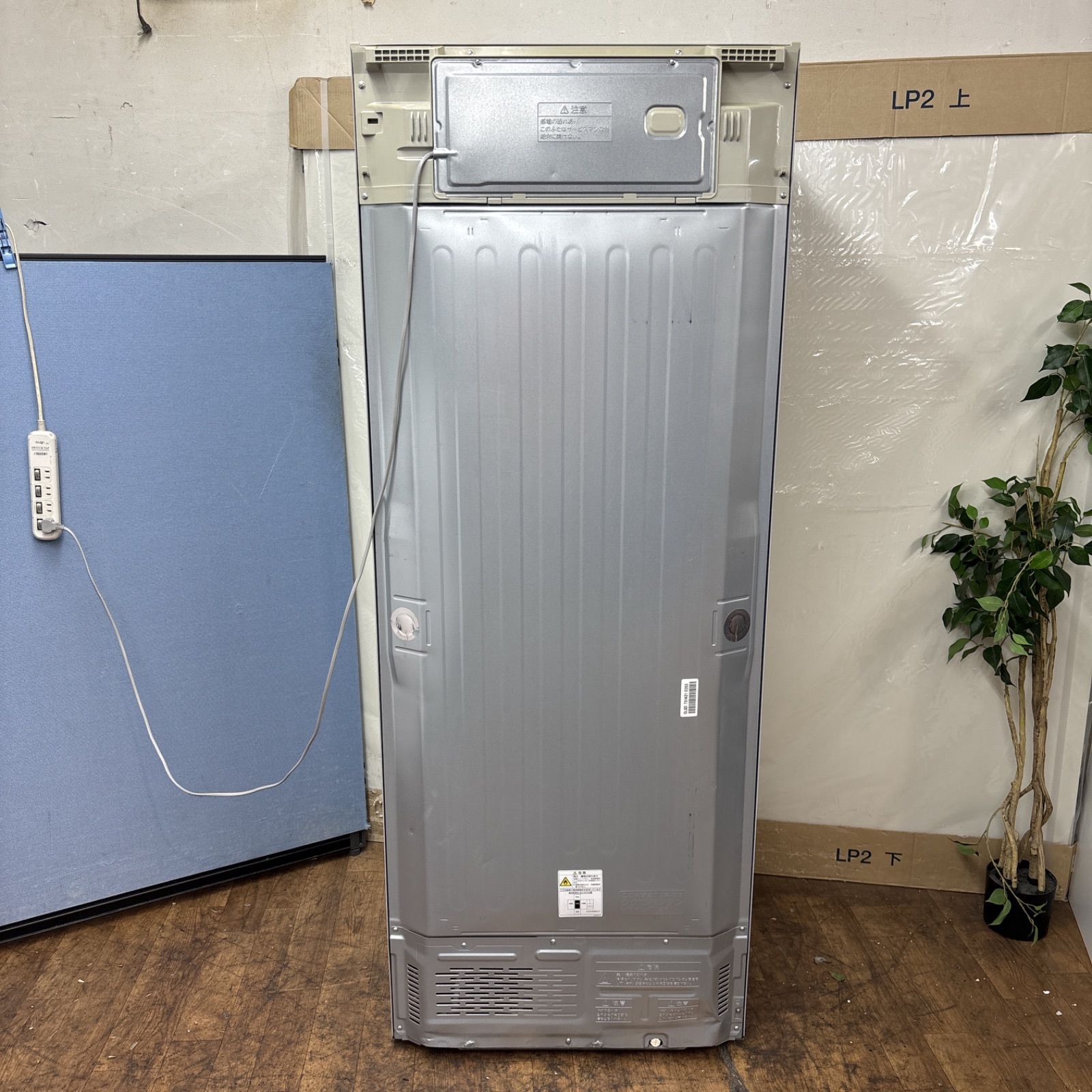 I651 🌈 名古屋市近郊配送設置無料！ 大容量♪ TOSHIBA 6ドア冷蔵庫  