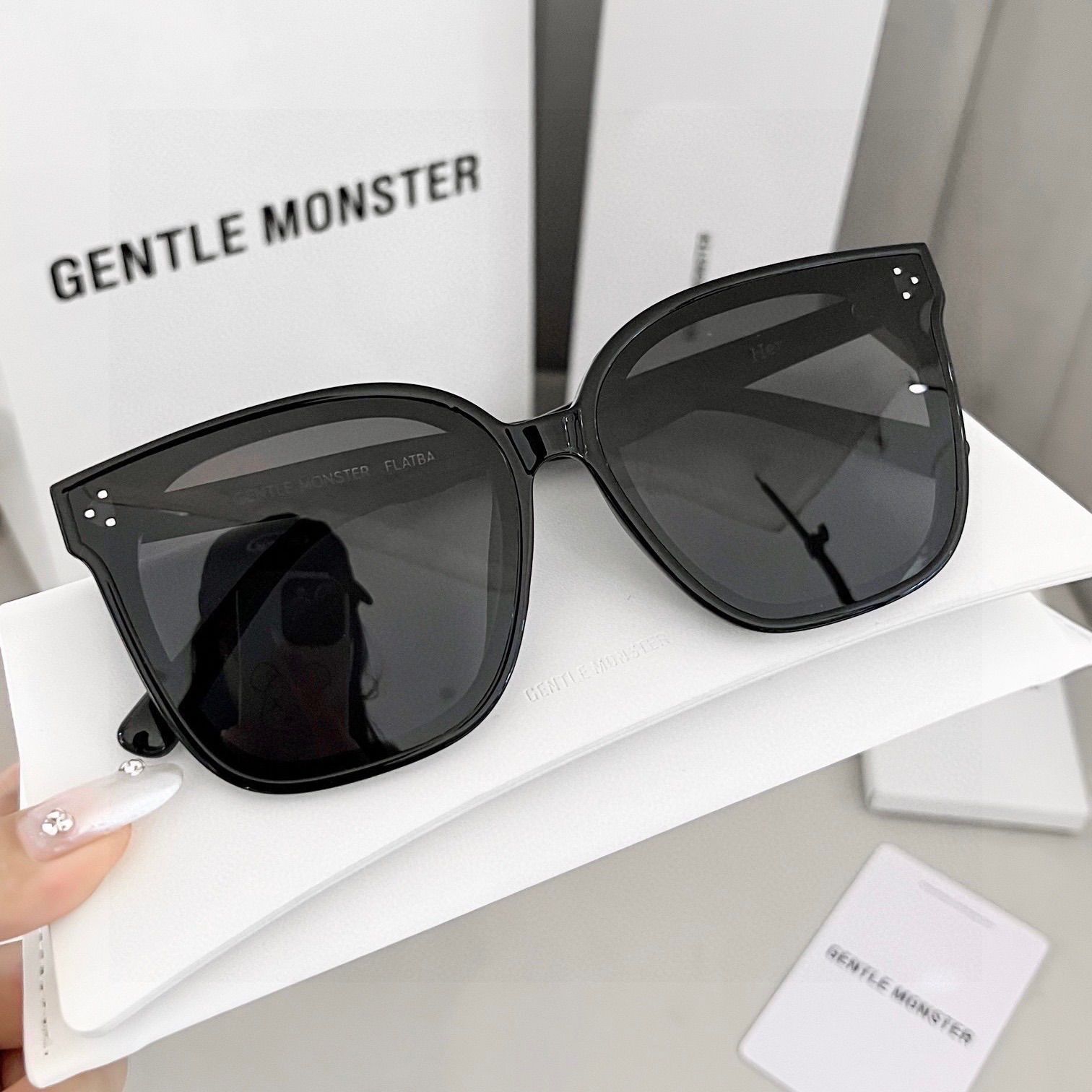 新品未使用 ジェントルモンスタ ー Gentle Monster Her 01