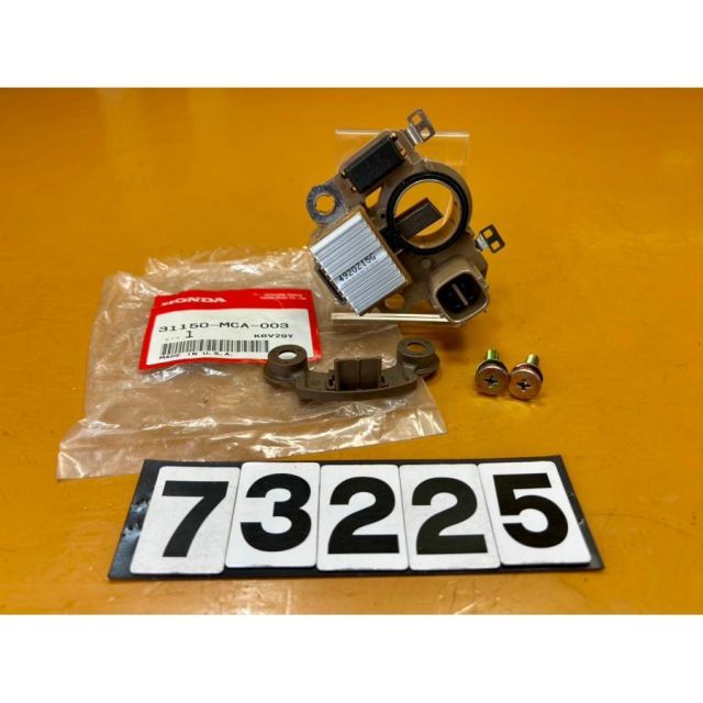 73225 HONDA ホンダ GL1800 SC68 レギュレーターセット 31150-MCA-003