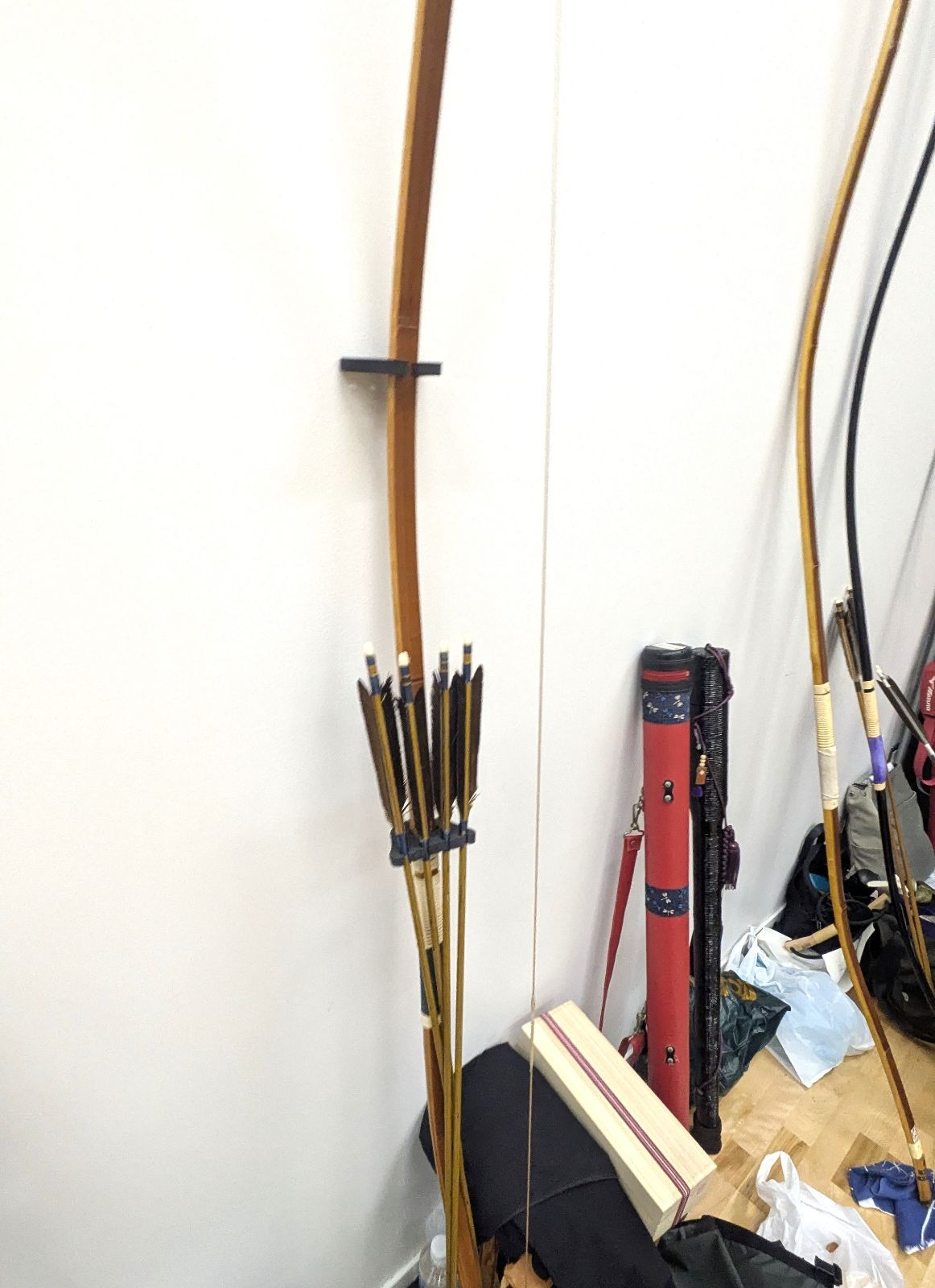 弓道】弓ちゃんと一緒 二個入 黒 （矢と弓をまとめる＆弓を壁に