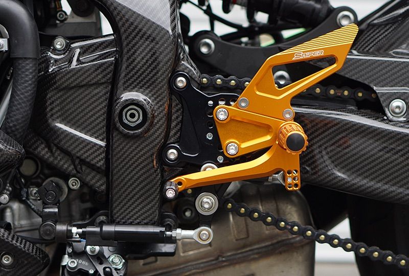 ワンコ様1 NINJA ZX-25R ZX-4R SE ストリート用バックステップ対応 逆