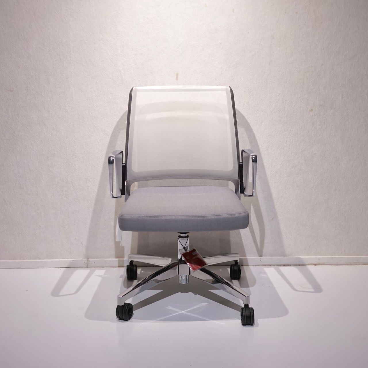 Cassina カッシーナ Interstuhl インタースツール オフィスチェア デスクチェア キャスター付き 昇降可 チェア 椅子 モダン 北欧 ミニマル MARWIL-DEMENAGEMENTS_CH