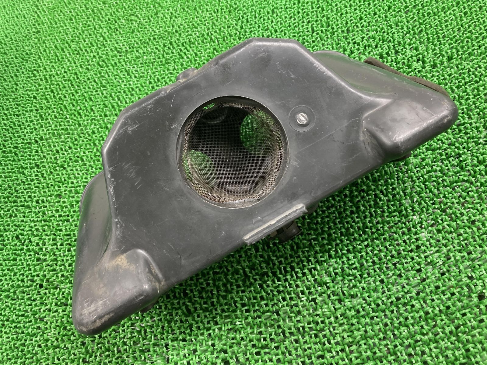 ゼファー1100 エアクリーナーボックス A090 カワサキ 純正  バイク 部品 ZRT10A 割れ欠け無し 品薄 希少品 車検 Genuine:22304111