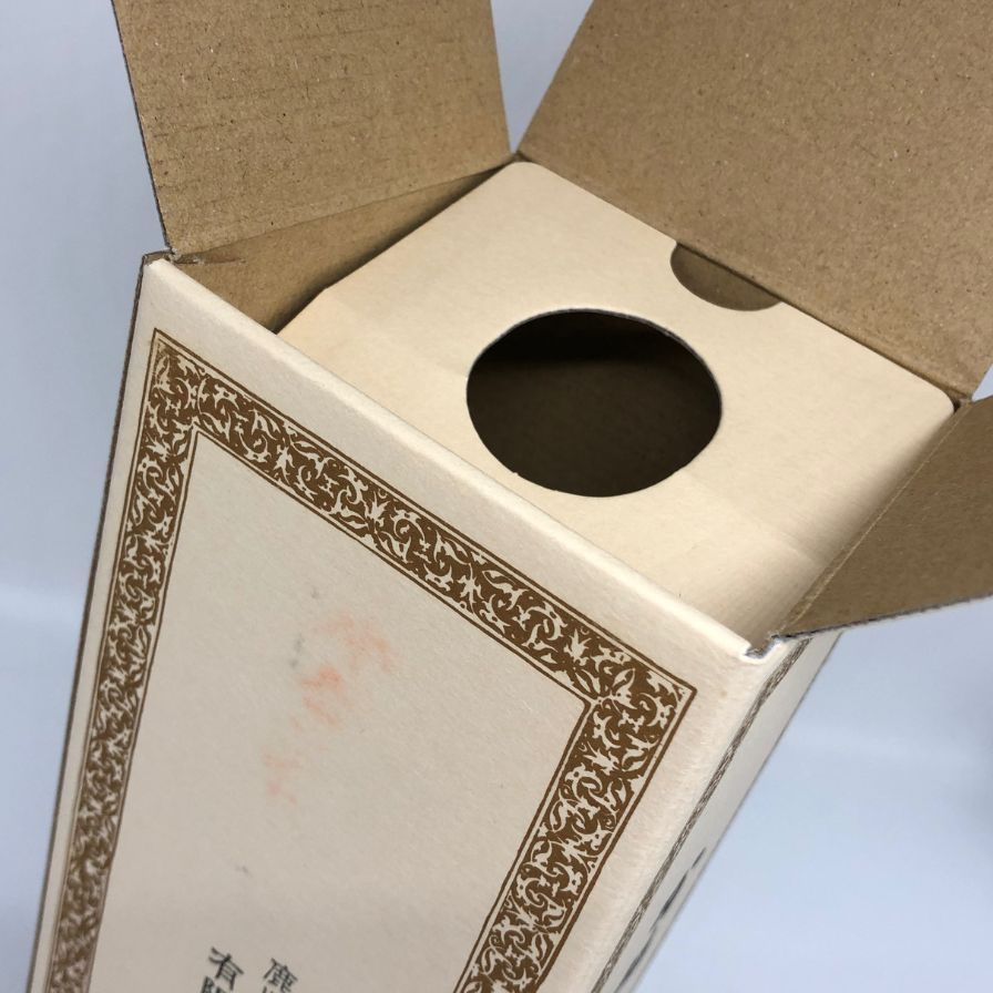 森伊蔵 - 森伊蔵  JAL国際線機内限定品 720ml 25%  芋焼酎【O1】 JAL、芋焼酎「森伊蔵」を国際線の機内で期間限定販売 — Gephyro