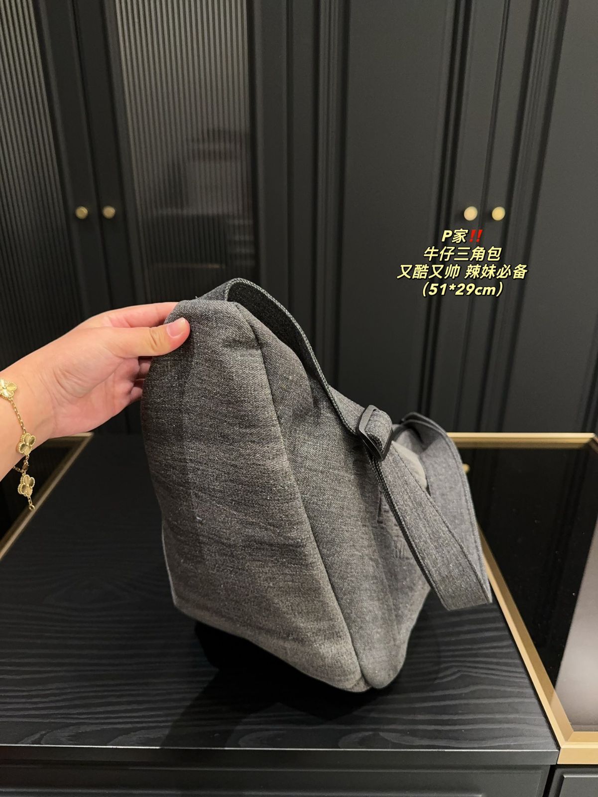 PRADA ブラックデニムベスト 2025年最新】PRADA メンズ ベストの人気アイテム - メルカリ