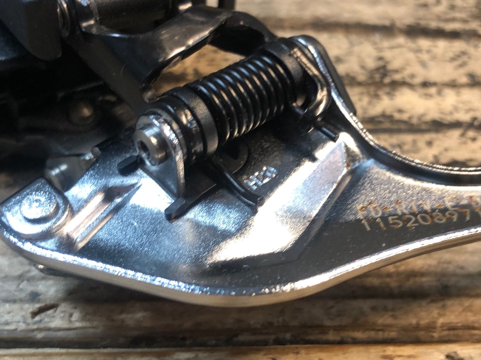 フロントディレイラー