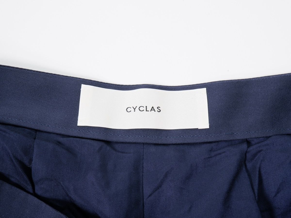 CYCLASシクラス レーヨンシルク ランダムタックギャザーフレアスカート  