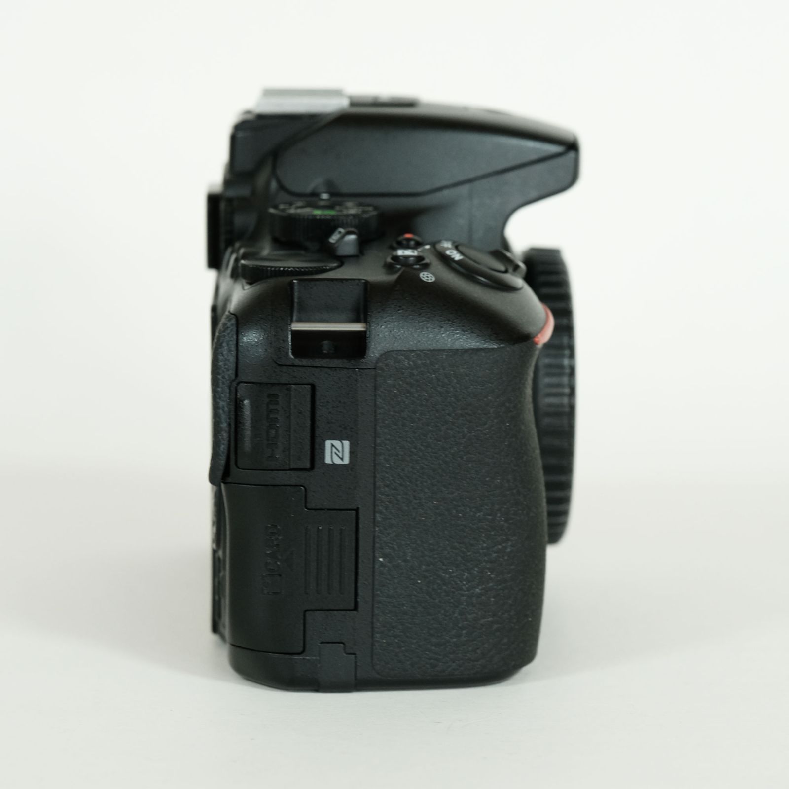 Amazon.com : D5600 DX-format Digital SLR Body : Electronics