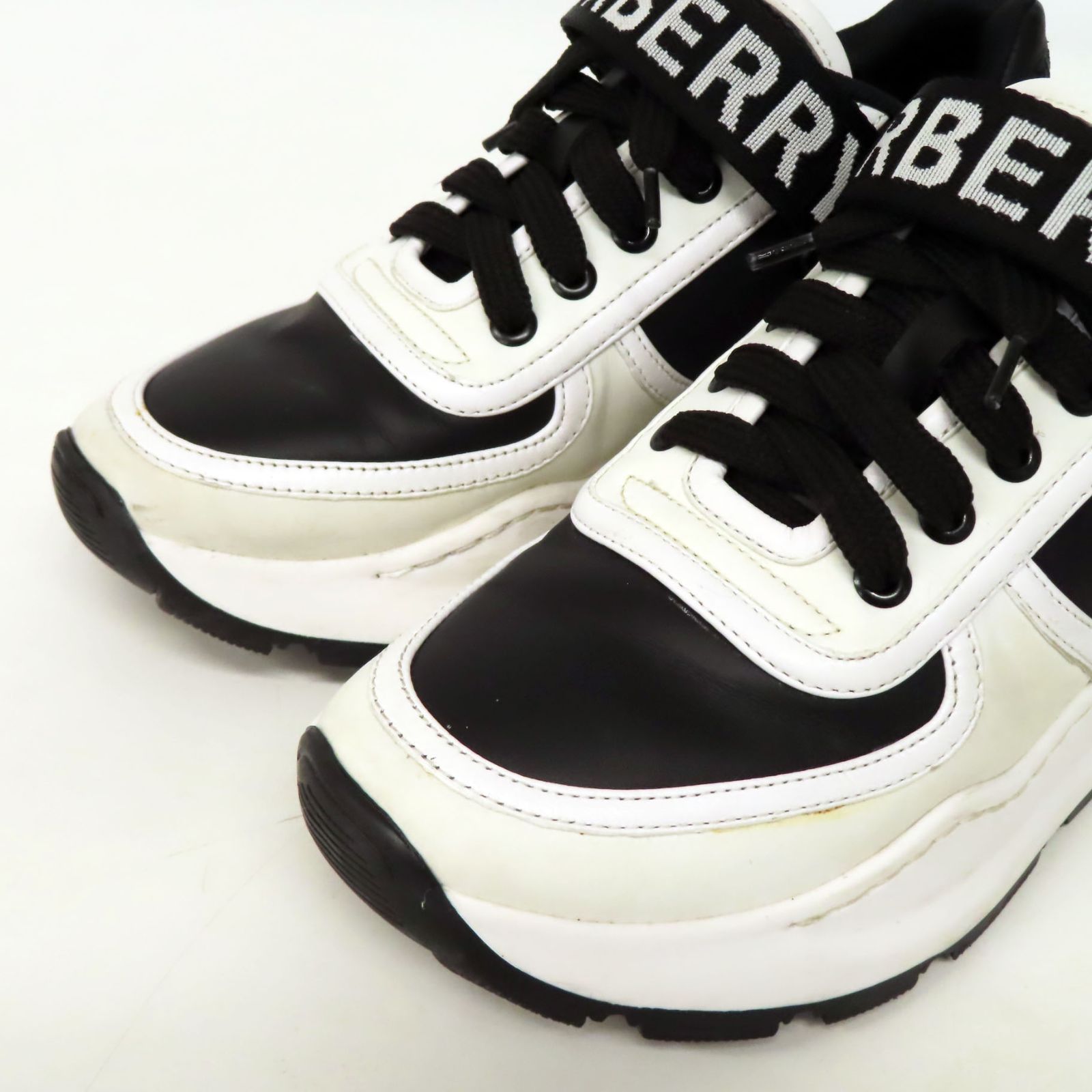 BURBERRY ロゴ入りスニーカー ブラック/ホワイト 新品未使用 BURBERRY 36.5 サイドロゴブラック スニーカー 箱