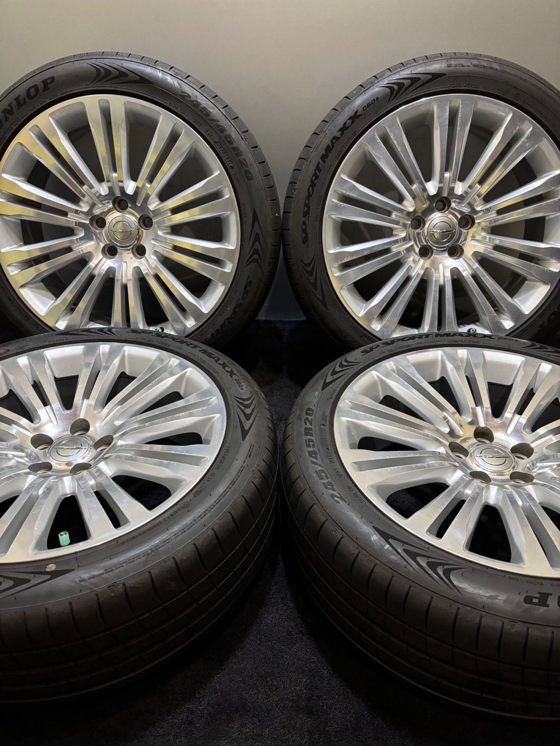 245|45R20 DUNLOP|SP SPORT MAXX 060 クライスラー 300 純正 20インチ 8J 24 115 5H 夏タイヤ 4本 1-J574