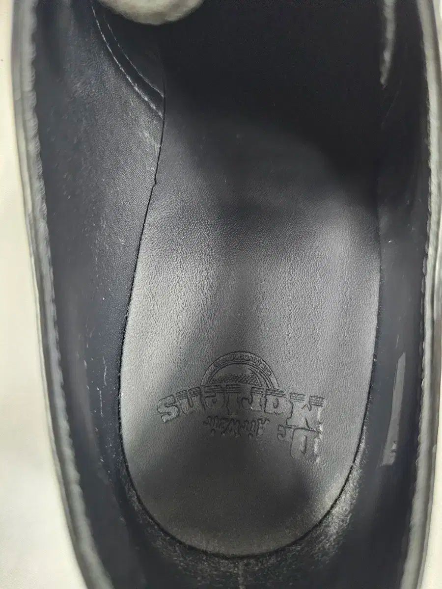 DR. MARTENS