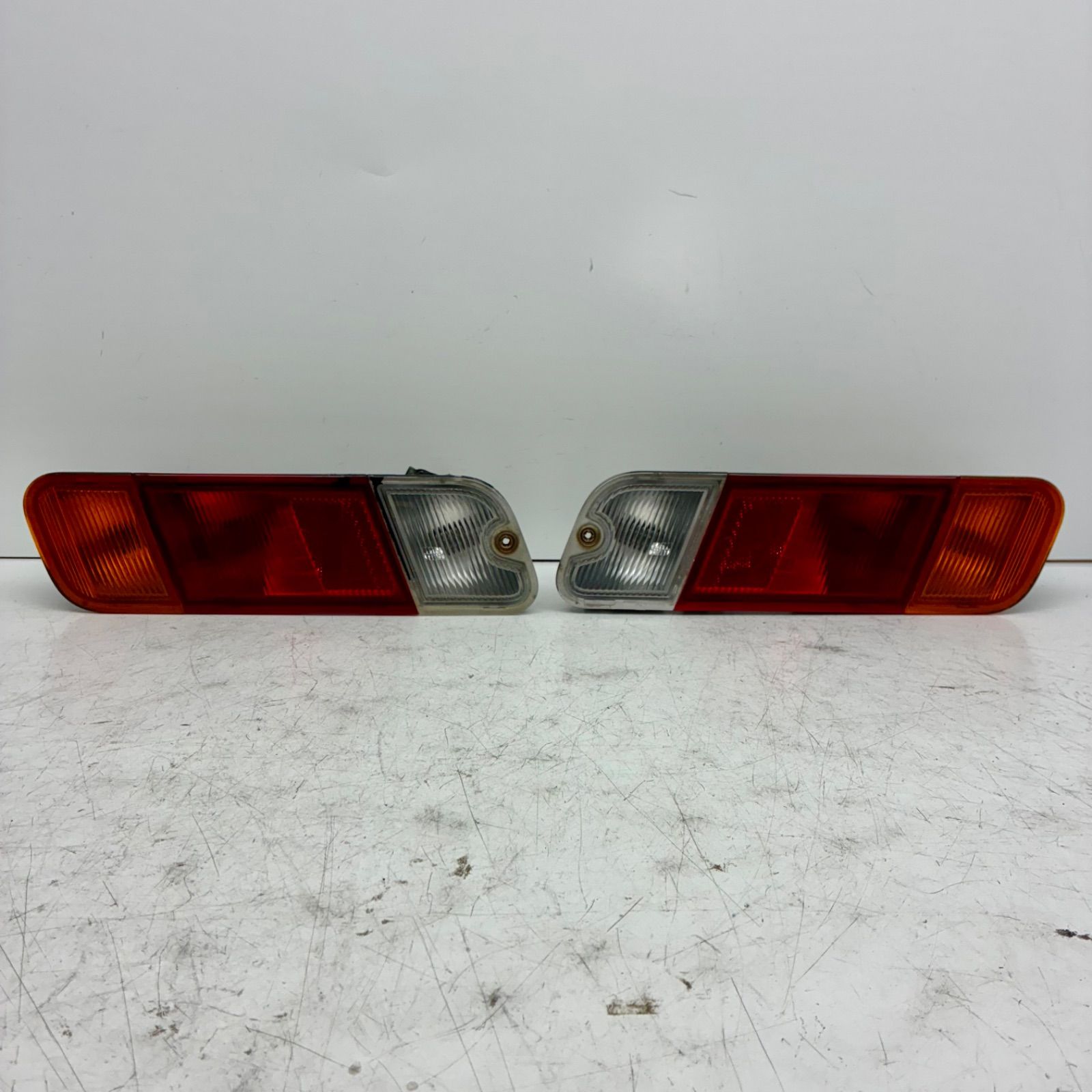 コーティング済 U61T U62T U71T U72T ミニキャブ クリッパー テールライト ランプ レンズ 左右セット LR STANLEY P5729 P70689