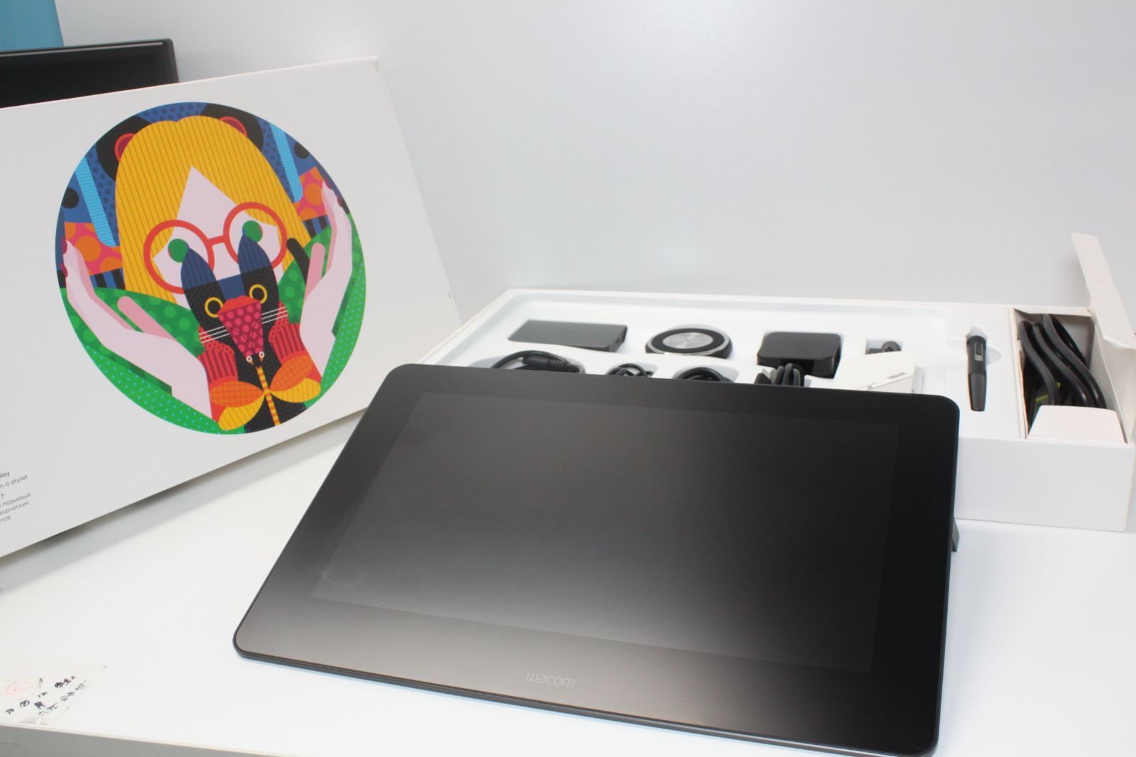 Wacom|Cintiq Pro 13|DTH-1320|13.3型|液晶ペンタブレット