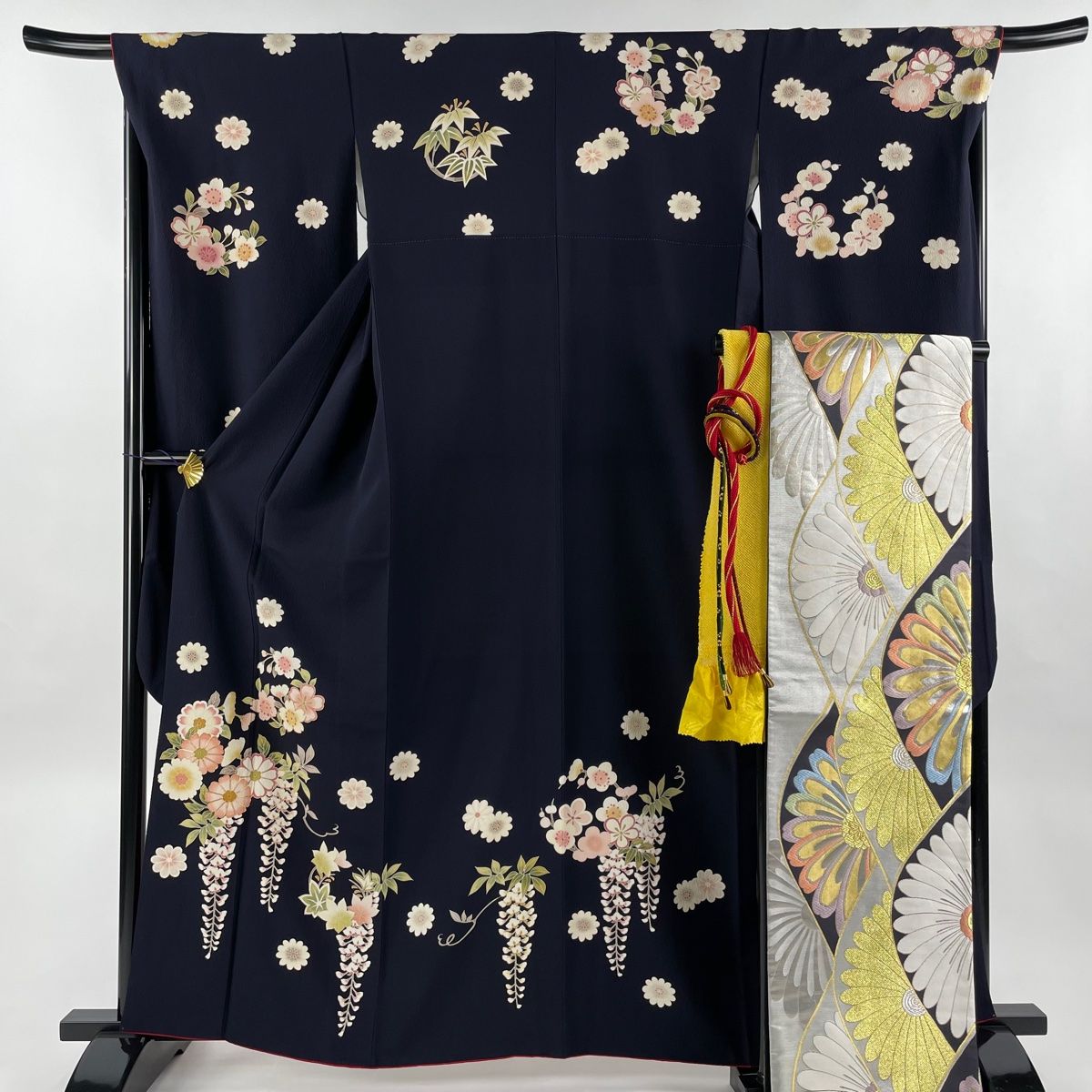 新着商品 裄丈68cm 身丈161cm 振袖 L メルカリ - 【中古】 名品 正絹 濃紺 金糸 藤 桜 やまと 袋帯フルセット 袷 着物・浴衣