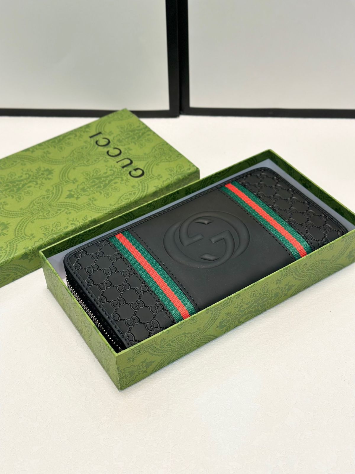 GUCCI グッチ　定価35000円程度　週末配送のため値下げ中 GUCCI グッチ 定価35000円程度 週末配送のため値下げ中