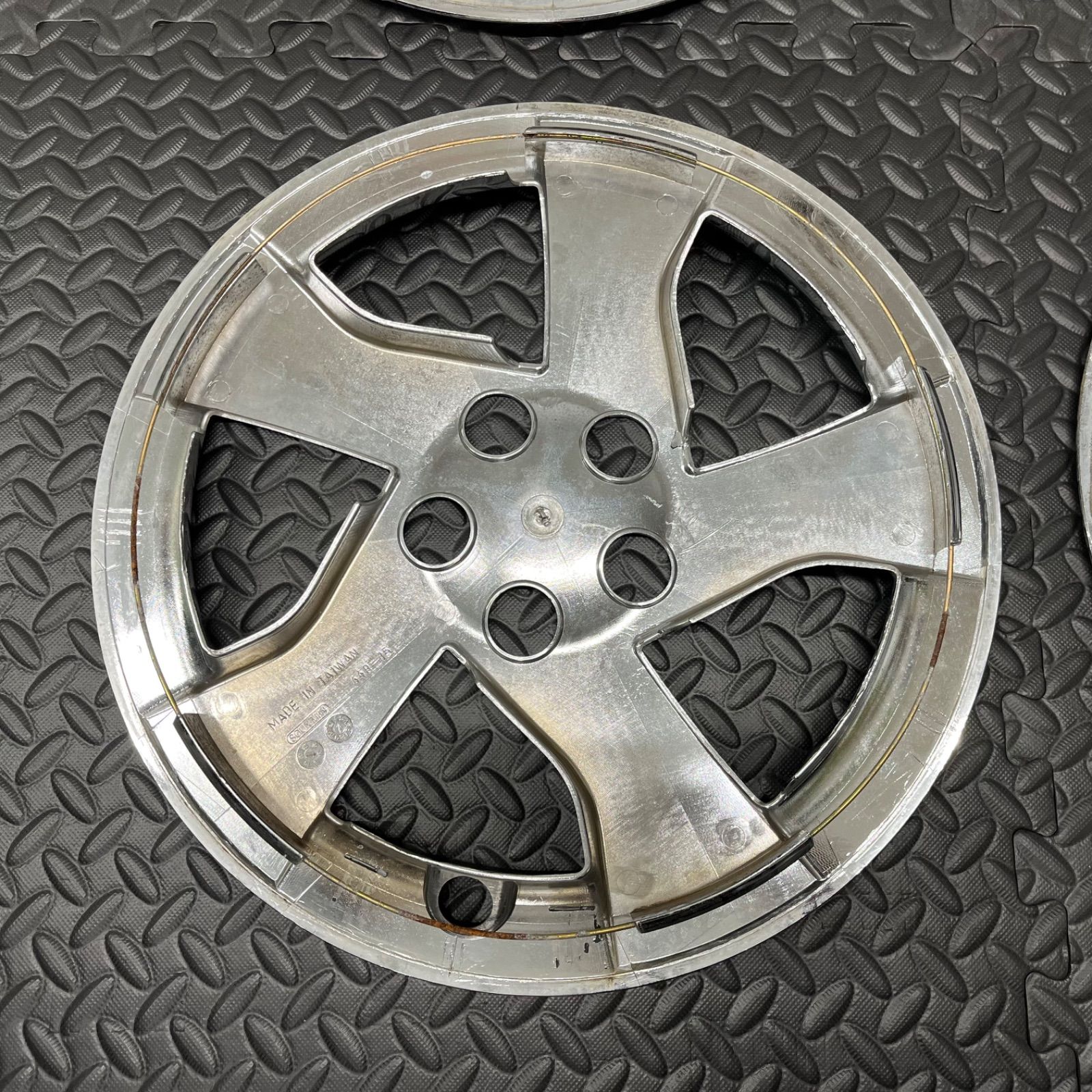 希少 トヨタ プリウス 30系前期 US仕様 メッキホイールキャップ 4枚 