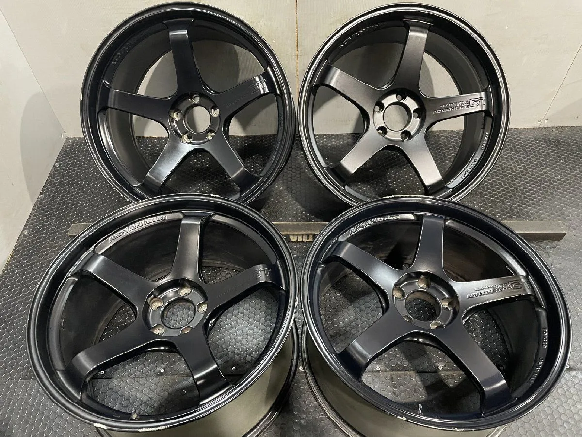 ADVAN GT BEYOND & dB V553 18㌅4セット美品 送料コミ ADVAN GT BEYOND & dB V553 18㌅4セット美品 送料コミ - メルカリ
