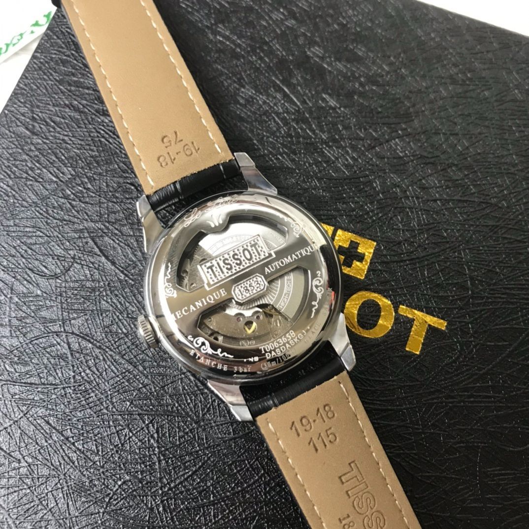 TISSOT  ティソ  Lylock series   男性用腕時計   機械式時計    腕時計です