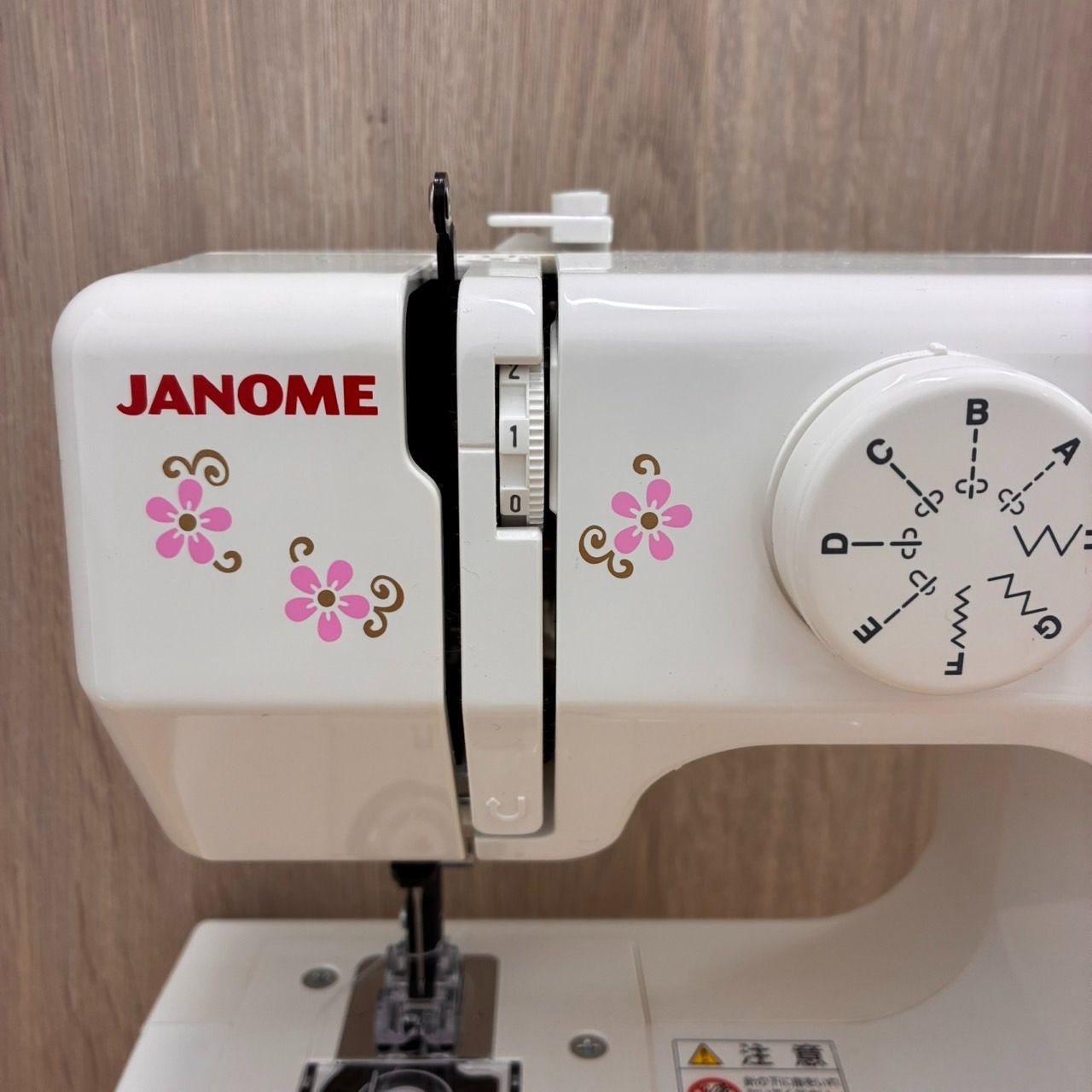 JANOME KT-35 ハローキティ電動ミシン 未使用品 JANOME サンリオ JANOME KT-35 ハローキティ電動ミシン 未使用品 JANOME サンリオ