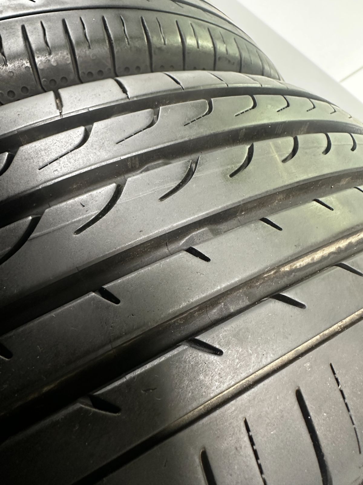 送料無料195/65R15 ヨコハマ RV-02 2019～2020年製 4本 夏タイヤ ノーマル