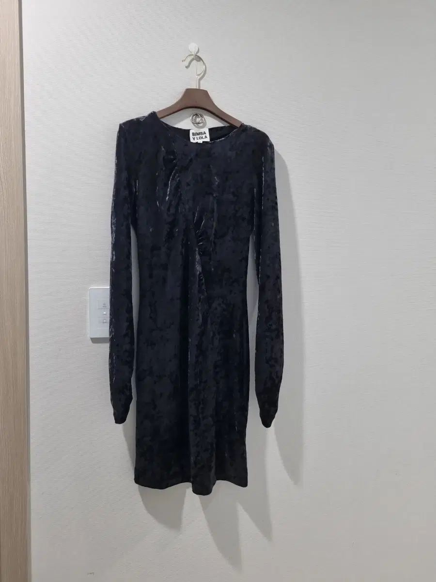 BIMBA Y LOLA ビンバイローラ ツアーベルベット ブラック ONE PIECE