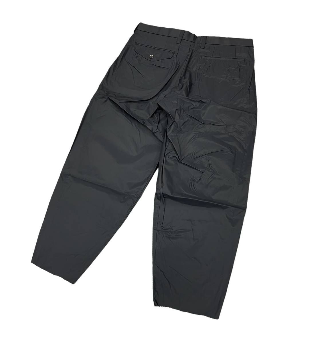 美品 kolor 22SS スリーレイヤー ナイロンタフタ 2タック パンツ kolor 22SS スリーレイヤー ナイロンタフタ テーパードパンツ