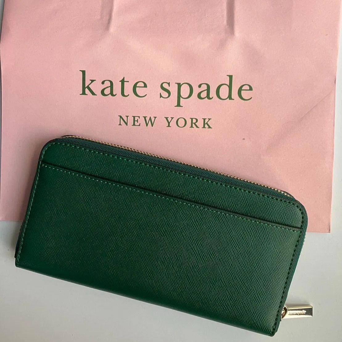 Kate Spade ケイトスペード 黒 フラップ 長財布 JN16