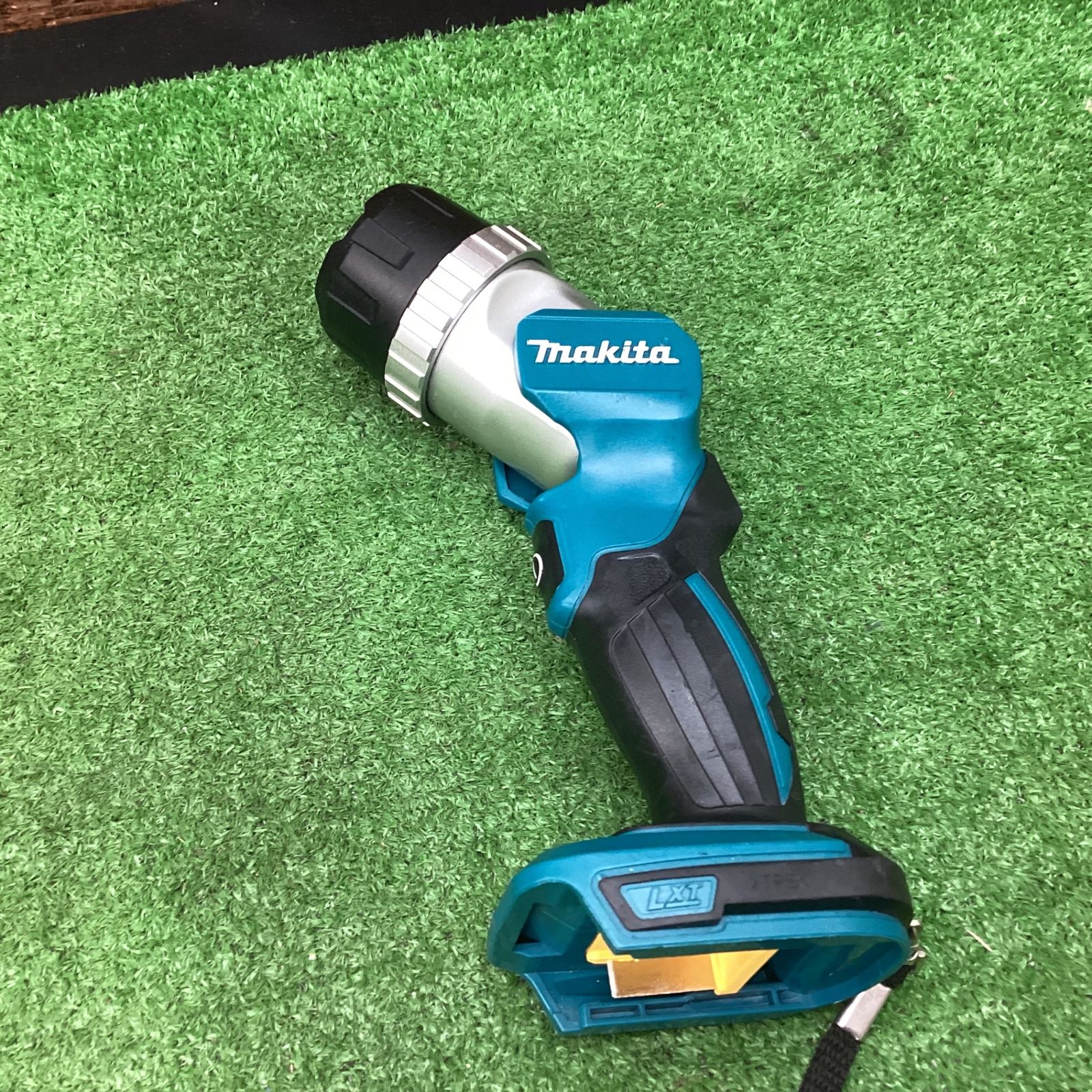 マキタ(makita) コードレスフラッシュライト ML808 照度※1t170～4，500lx  本体のみ　【川越店】