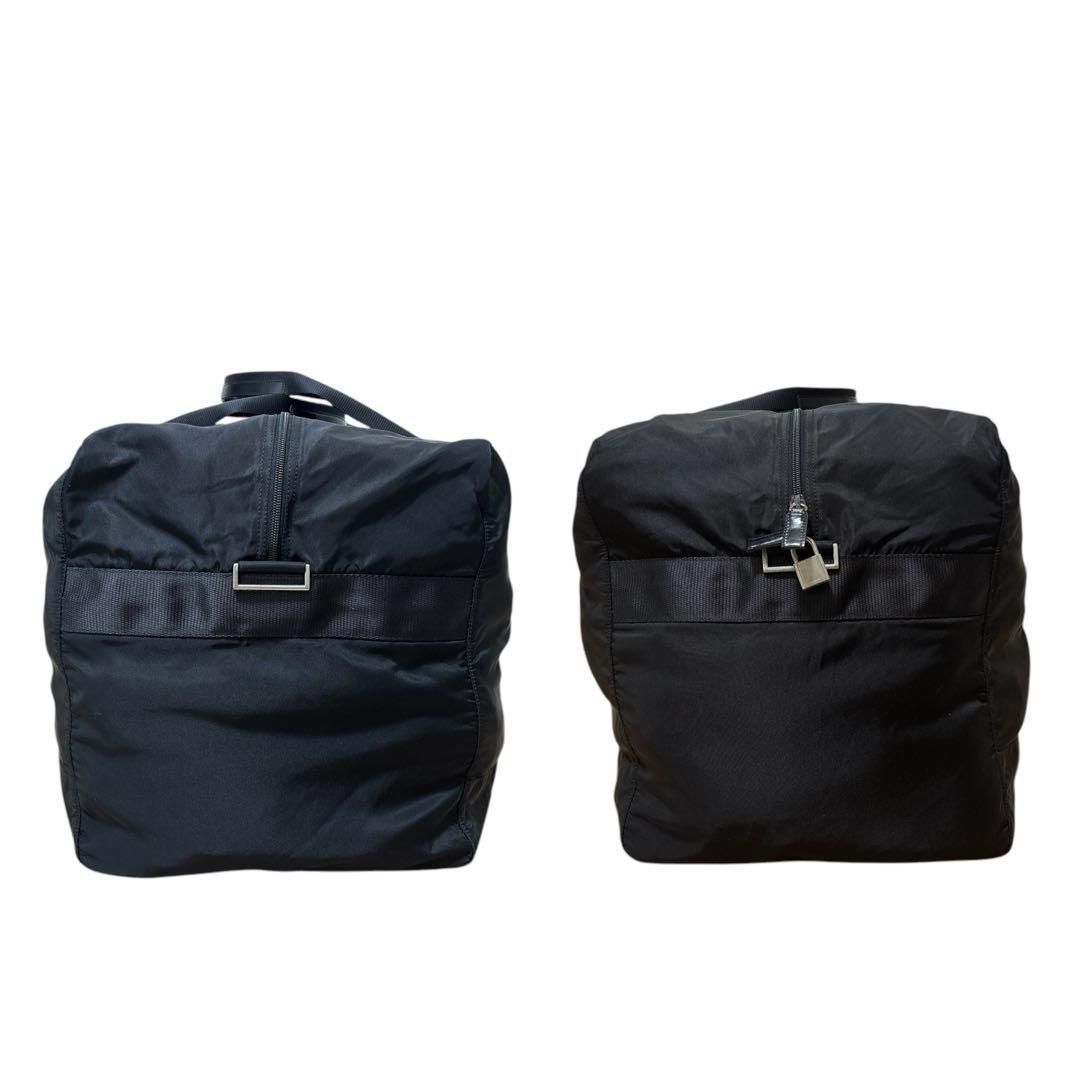 大容量 PRADA ボストンバッグ ブラック 三角ロゴ ナイロン　南京錠 プラダ ボストンバッグ 2way 三角ロゴ ナイロン 南京錠付き 大容量 黒