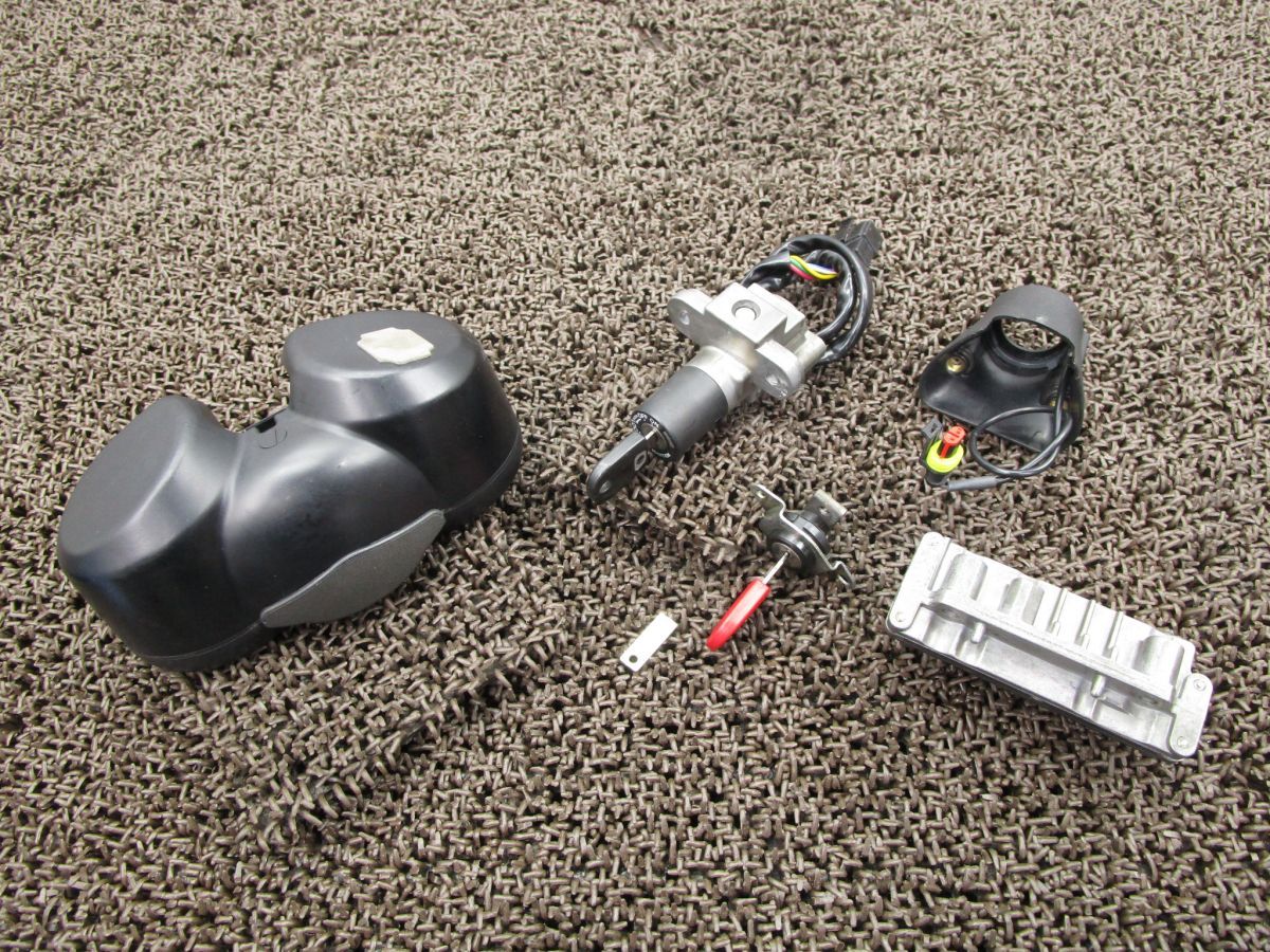 ZDMM400AA1B ドゥカティ